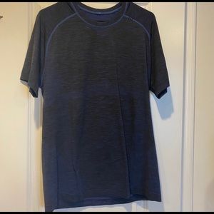 Lululemon men’s vent tech shirt
